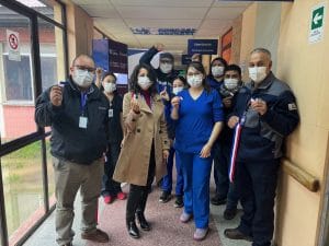 Frontel instala tótem de carga gratuito para celulares en Hospital de Contulmo