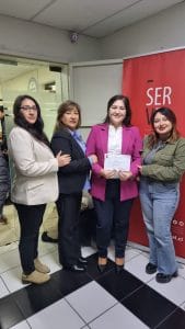 Paulina Veloso Muñoz inscribe su candidatura independiente a alcaldesa de Lota.