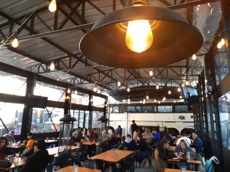 Propietarios de almacenes y restaurantes de Concepción evalúan qué hacer ante alza de la luz