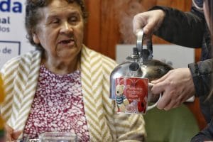 Personas cuidadoras podrán excusarse con su credencial de ser vocales de mesa en las elecciones de octubre