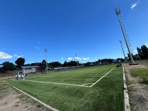 Diputada Karen Medina solicita información sobre el estado del  mejoramiento de la cancha de pasto sintético en Nacimiento 