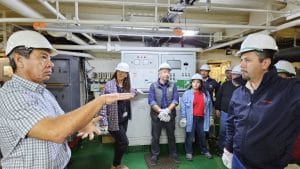 Nuevo Alcalde de Lota se embarca en Pesquero de Alta Mar.