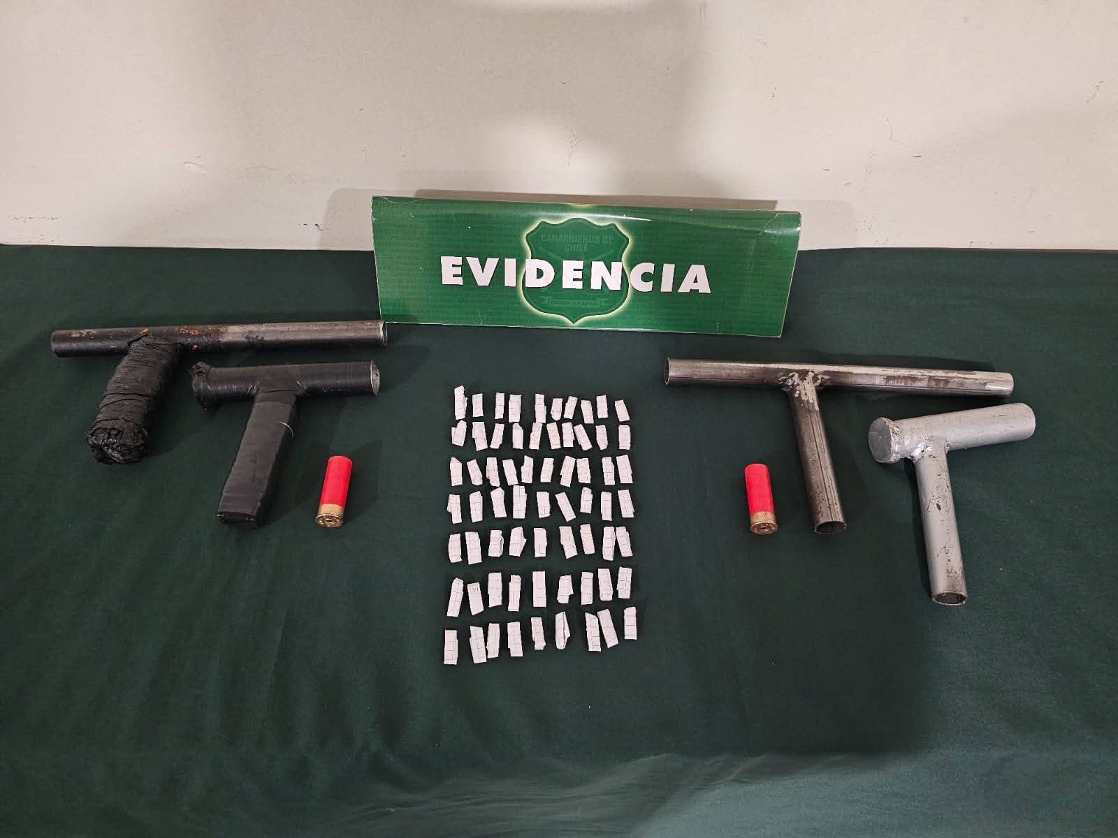 Carabineros detuvo a dos sujetos por porte de armas y droga en Lota