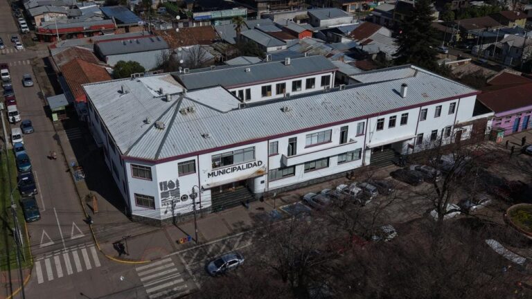 Alcalde de Mulchén valora implementación de toque de queda y lidera despliegue de Amcordi en ayuda de Penco – Eva Medios