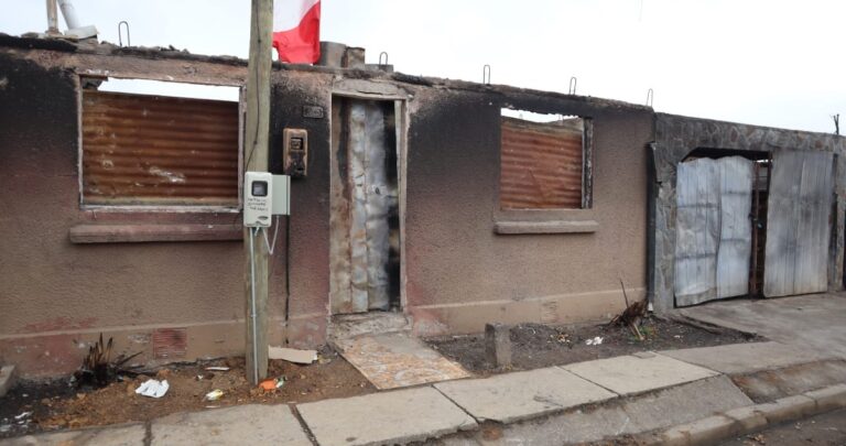 Gobierno informa que comenzará demolición de viviendas destruidas por megaincendio en Bío Bío