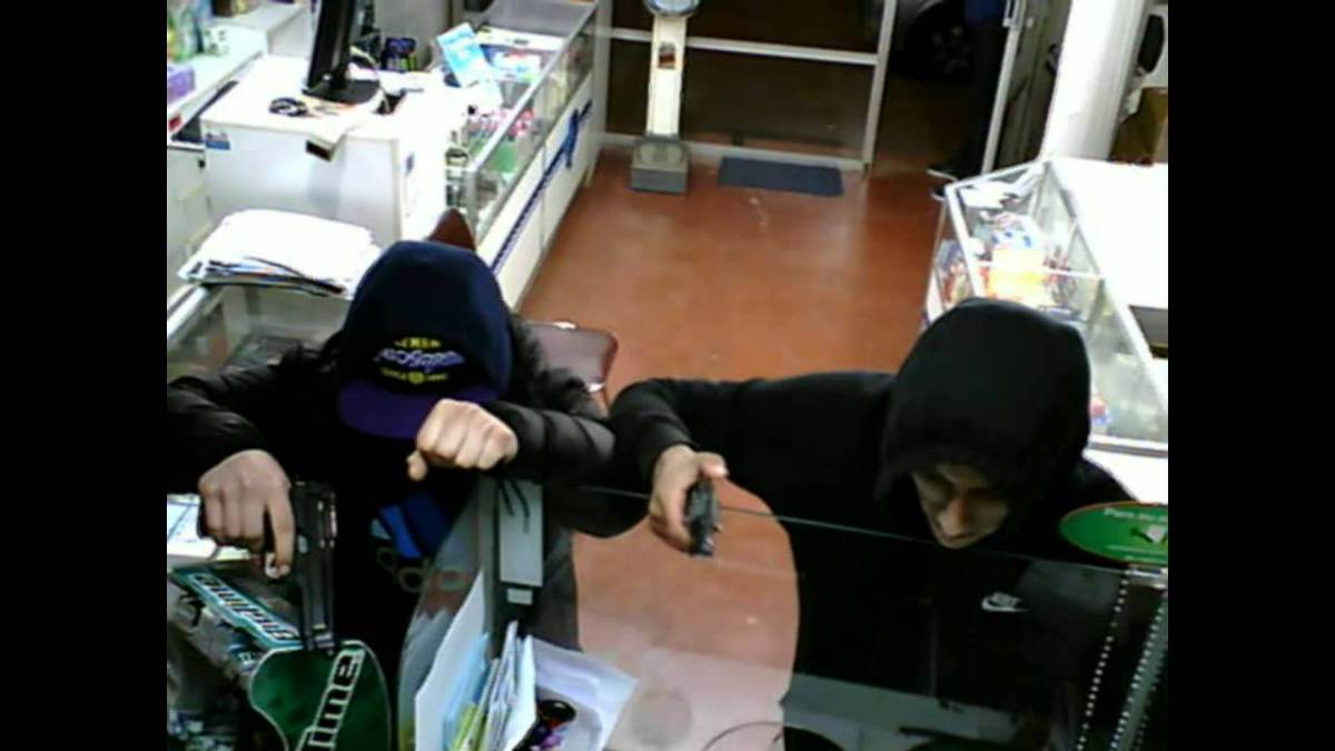 Sujetos asaltan farmacia en Talcahuano y amenazan a guardia todo quedó grabado