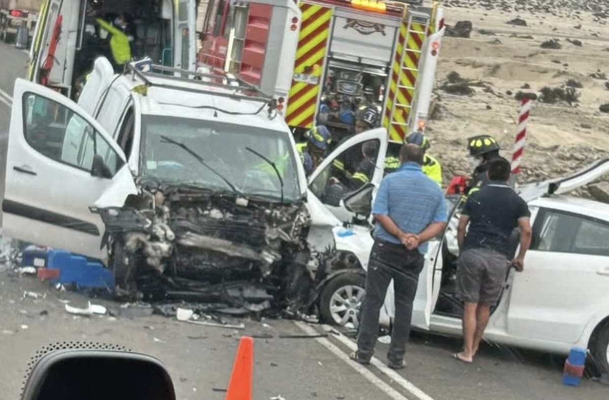 URGENTE: Colisión FRONTAL deja un FALLECIDO y dos heridos GRAVES