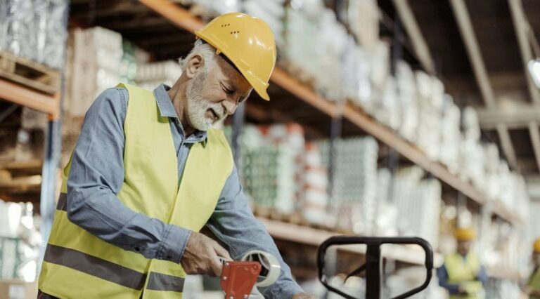 Envejecimiento laboral en Chile: Experto apunta a la capacitación tecnológica – Eva Medios