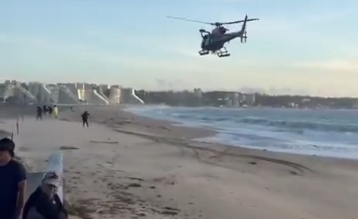 TRAGEDIA: Cinco integrantes de una FAMILIA fallecen AHOGADAS intentando RESCATAR a niña que CAYÓ al mar