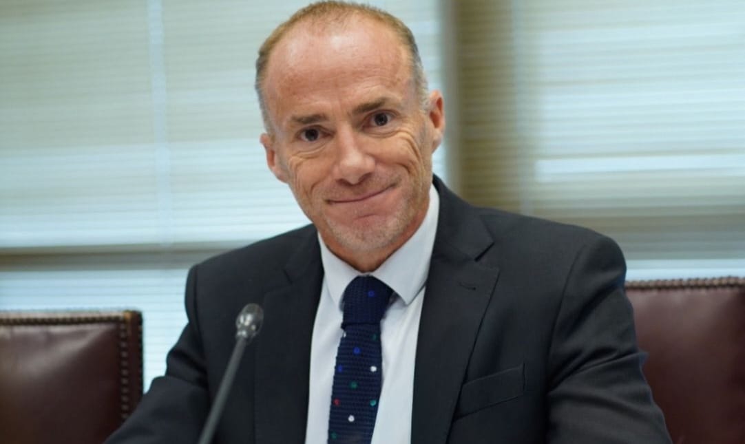 Senador KEITEL celebra AVANCE de proyecto que busca REPARAR a víctimas de la violencia en la Macrozona Sur: «Es hora de que el estado se PONGA AL DÍA con los AFECTADOS”