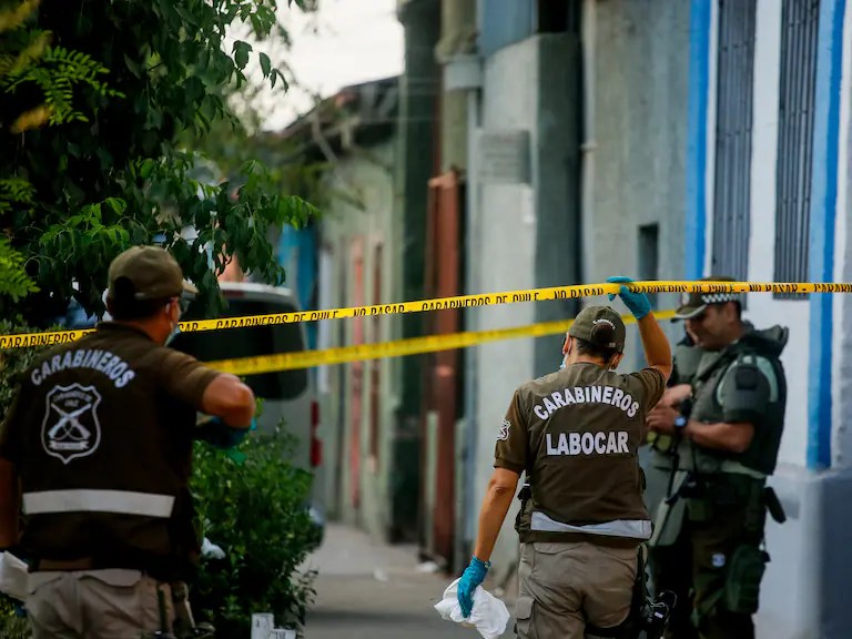 Dos DELINCUENTES MUEREN baleados tras ingresar a VIVIENDA para ROBAR