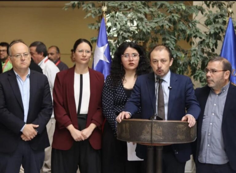Diputados de IZQUIERDA presentan MODIFICACIÓN constitucional para que VUELVA el MEPCO y alza de bencina sea pagada por el ESTADO