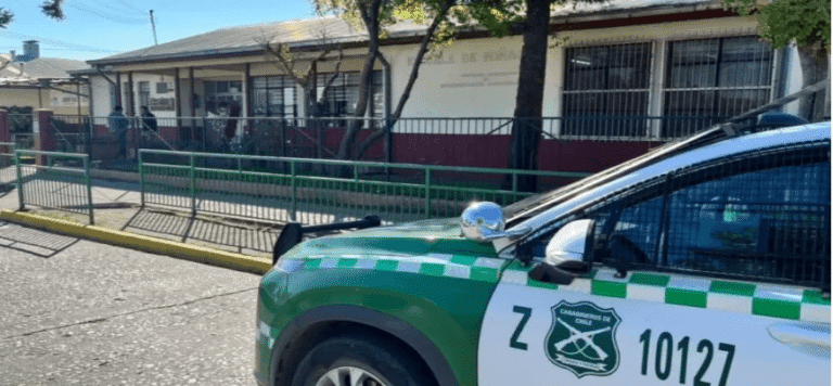 Escuela en Hualpén activa protocolo por apoderado que habría llegado armado tras riña de alumnas