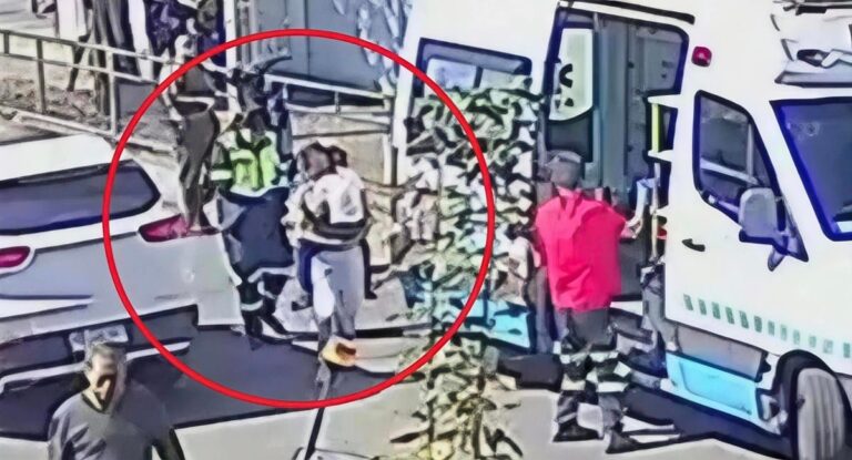 «PRETENDÍA ASES…»: Niño de 12 años APUÑALA a uno de 7 al INTERIOR de los baños de COLEGIO