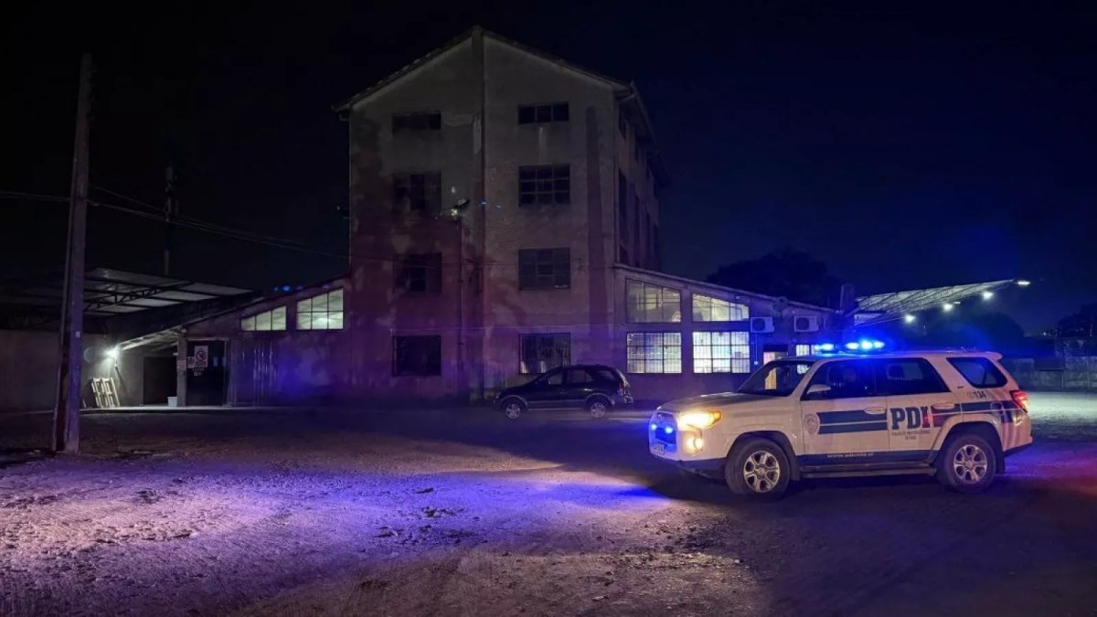 TRAGEDIA: Niña de 3 años MUERE tras ataque de PERROS en el TRABAJO de su PAPÁ