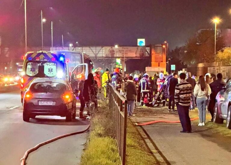 GRAVE accidente frente a la INACAP deja personas ATRAPADAS y tránsito CORTADO