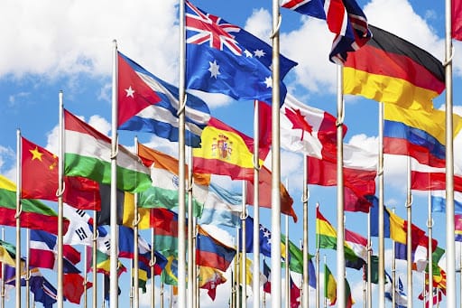 Un trotamundos latino Rompe récord en viajar a los 193 países de la ONU y al espacio exterior