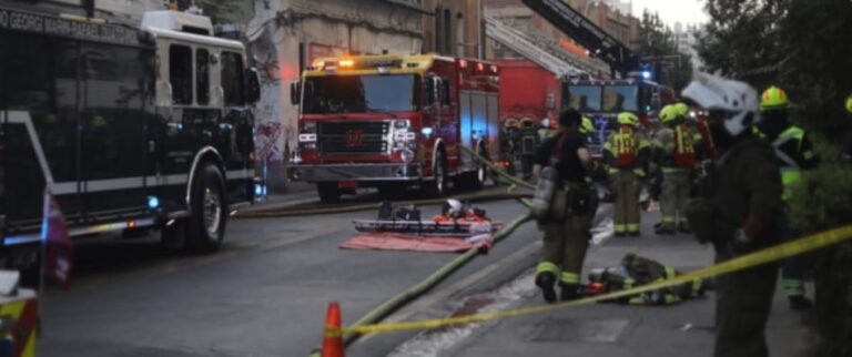 TRAGEDIA por  INCENDIO deja TRES FALLECIDOS y un HERIDO tras destruir dos viviendas