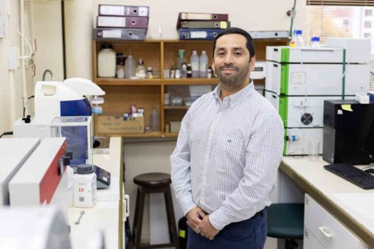Académico UdeC integra investigación que impulsa uso de micromotores para optimizar terapias farmacológicas