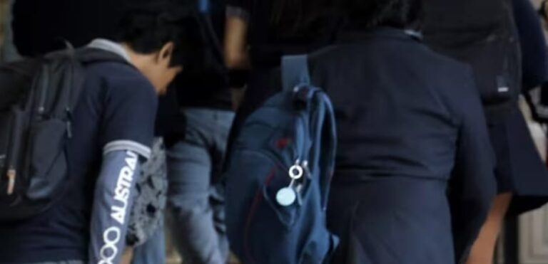 Fiscalía identifica a 10 ESTUDIANTES por AMENAZAS de TIROTEOS : más de 70 DENUNCIAS generan ALERTA