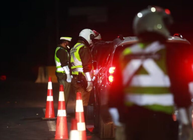 FIN DE SEMANA LARGO deja 12 FALLECIDOS y más de 200 DETENIDOS: autoridades entregan balance vial a NIVEL NACIONAL