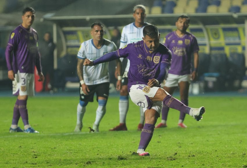 Técnico de D. Concepción: “Leo no está pasando por su mejor versión y debemos recuperarlo”