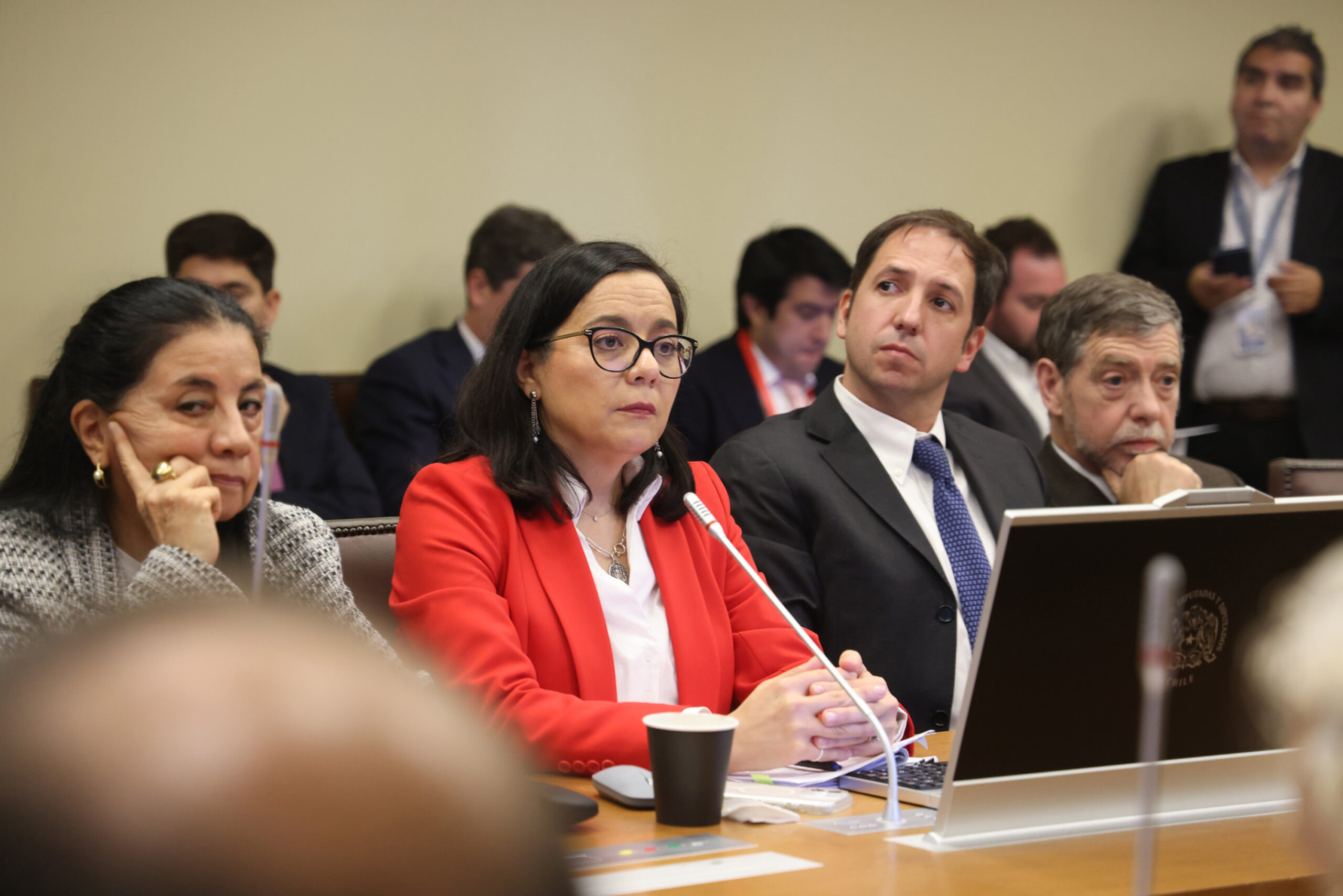 Informe que proyecta problemas financieros de Plan de Reconstrucción genera duda y cautela en congresistas
