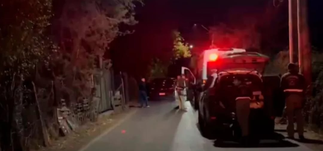 CARABINERO de franco FRUSTRA ENCERRONA A BALAZOS: dos sospechosos TERMINARON HERIDOS