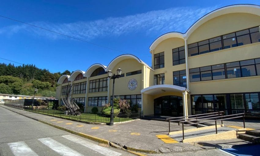 Superintendencia de Educación inicia denuncia de oficio tras riña en liceo de Talcahuano
