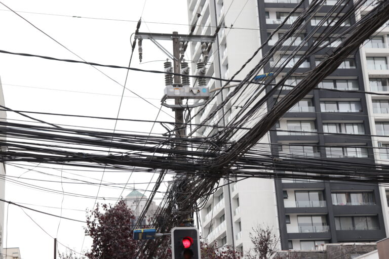 Gobierno da inicio al Plan Nacional de Ordenamiento y Retiro de Cables