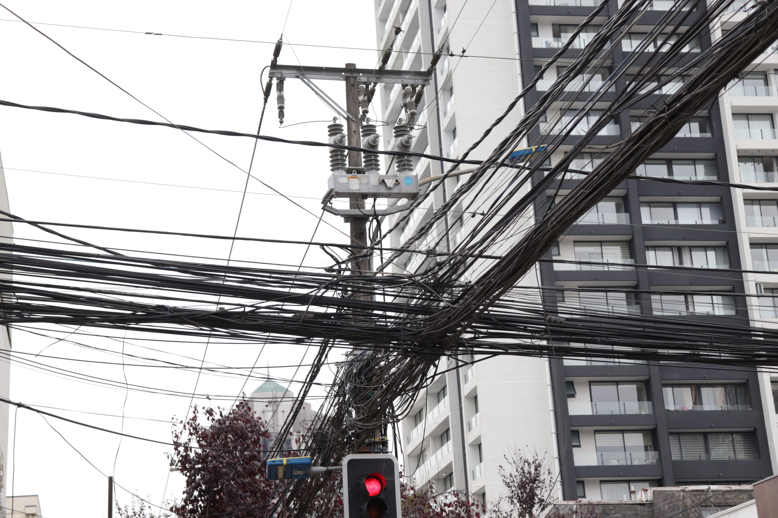 Gobierno da inicio al Plan Nacional de Ordenamiento y Retiro de Cables