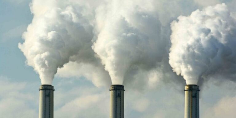 Deberán reforzar control de emisiones: Biobío concentra el 55% de establecimientos notificados