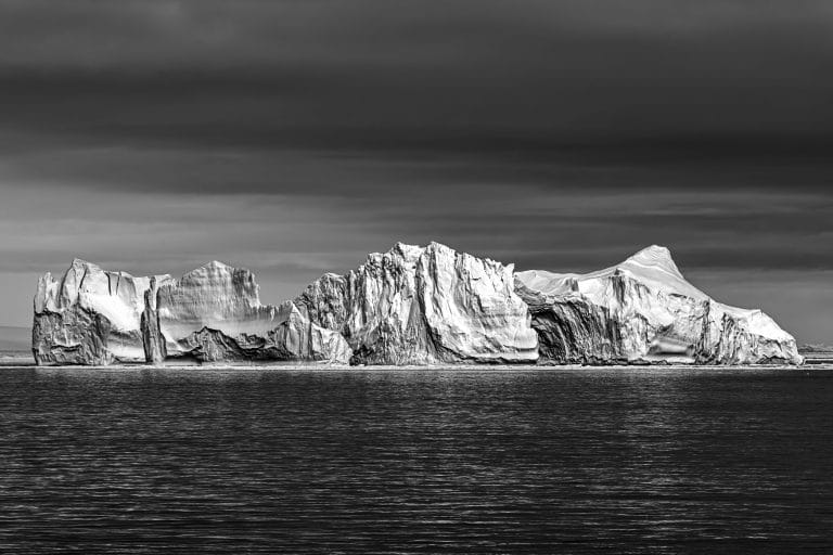 Mes del Mar se celebra con la exposición fotográfica “El mar en la Antártica Chilena”