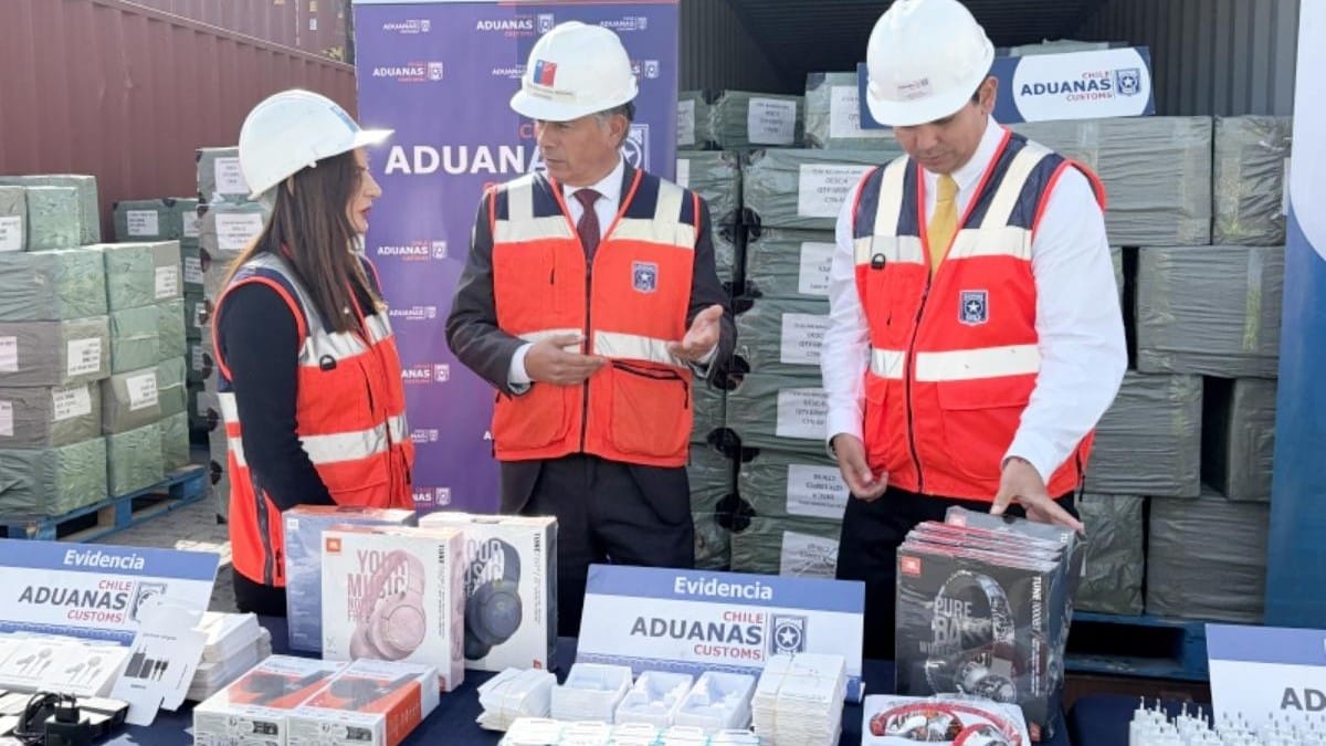 Carga avaluada en más de .300 millones Incautan más de 364.000 artículos tecnológicos falsificados en puerto de San Antonio