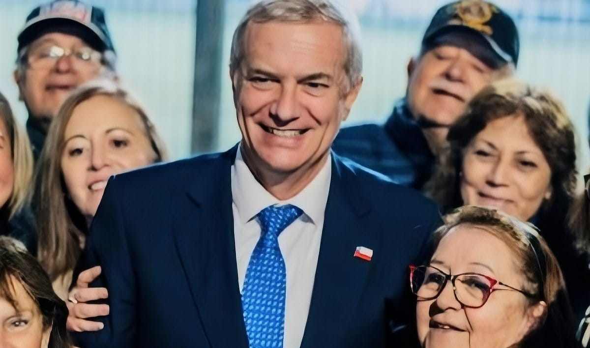 Encuesta CRITERIA: APROBACIÓN del presidente Kast SUBE dos puntos y llega al 38%