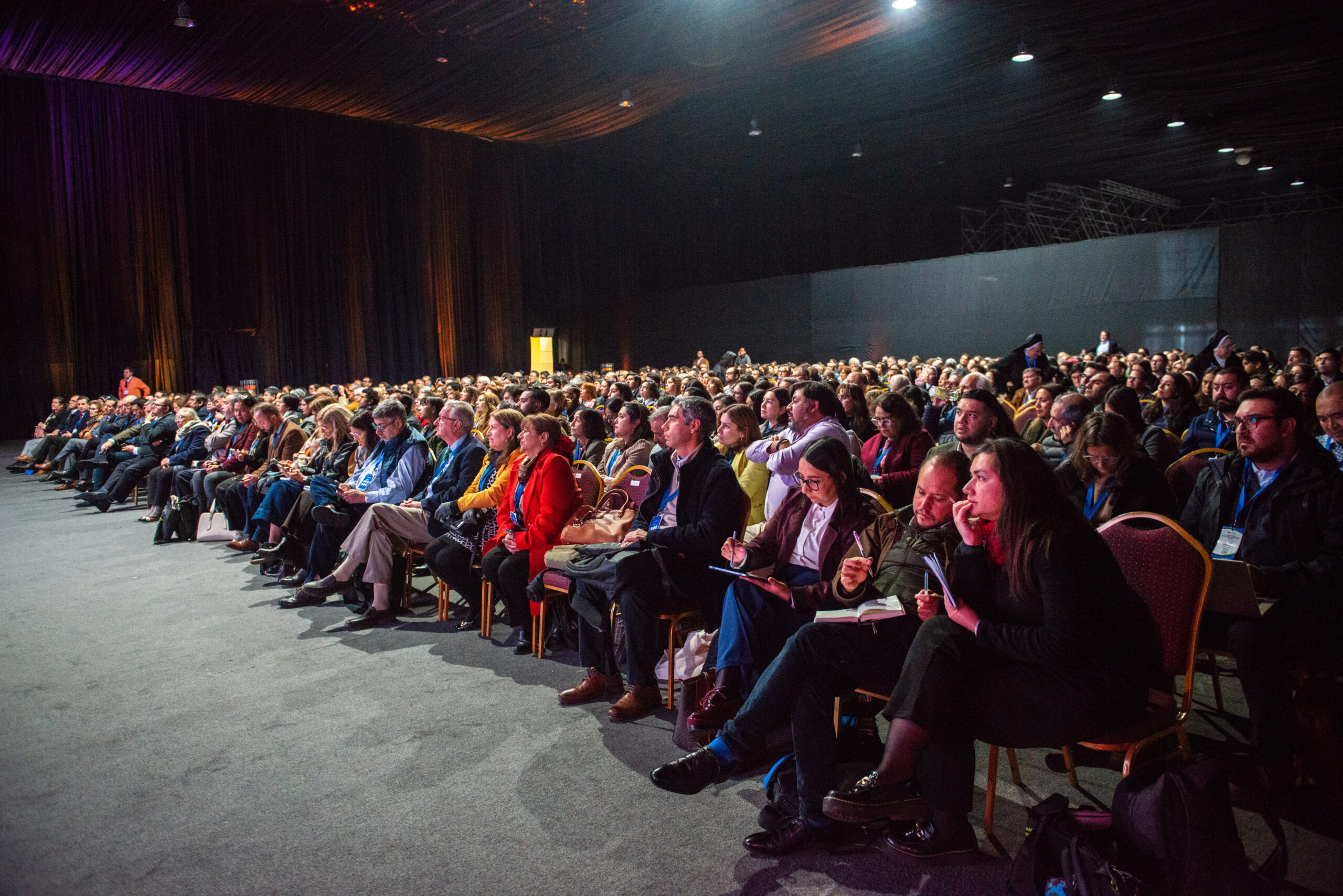 Congreso Internacional FIDE reunió a expertos nacionales e internacionales que abordan el liderazgo aplicado a la educación y la convivencia escolar