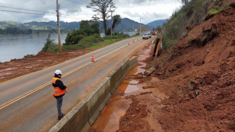 Biobío concentra 60 tramos de riesgo vial por remoción de masa e inundaciones