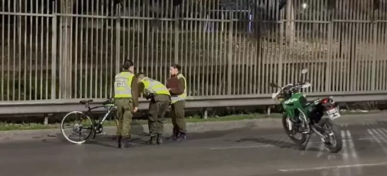 CARABINERO EN MOTO COLISIONA CON CICLISTA