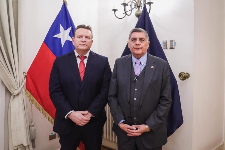 Alcalde de PENCO se reúne con MINISTRO del INTERIOR para priorizar RECONSTRUCCIÓN y proyectos estratégicos para la comuna