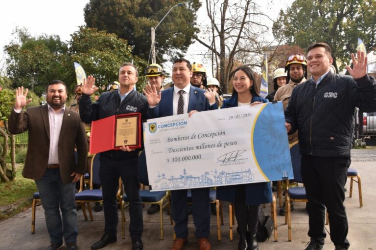 MUNICIPIO penquista reconoce a BOMBEROS y entrega subvención de 0 MILLONES para apoyar su LABOR