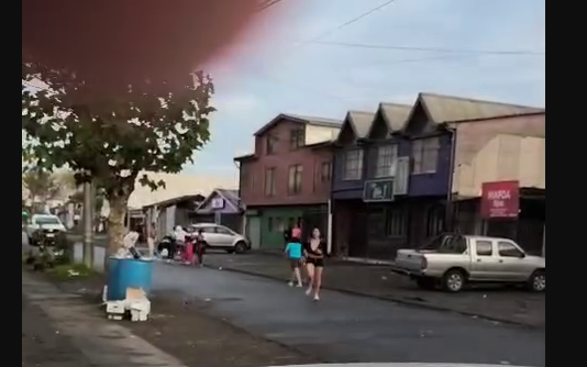 #Video En famosa Calle Balmaceda “Ejecutivas del alivio”  protagonizan  confuso incidente .
