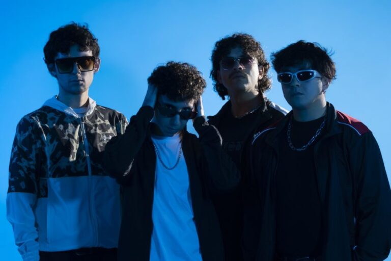 Banda Cetáceos vuelve al ruedo musical penquista con el sencillo “Quemando billetes”