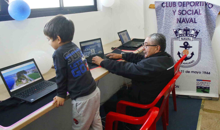 Naval inaugura su biblioteca: “Tenemos una misión social”
