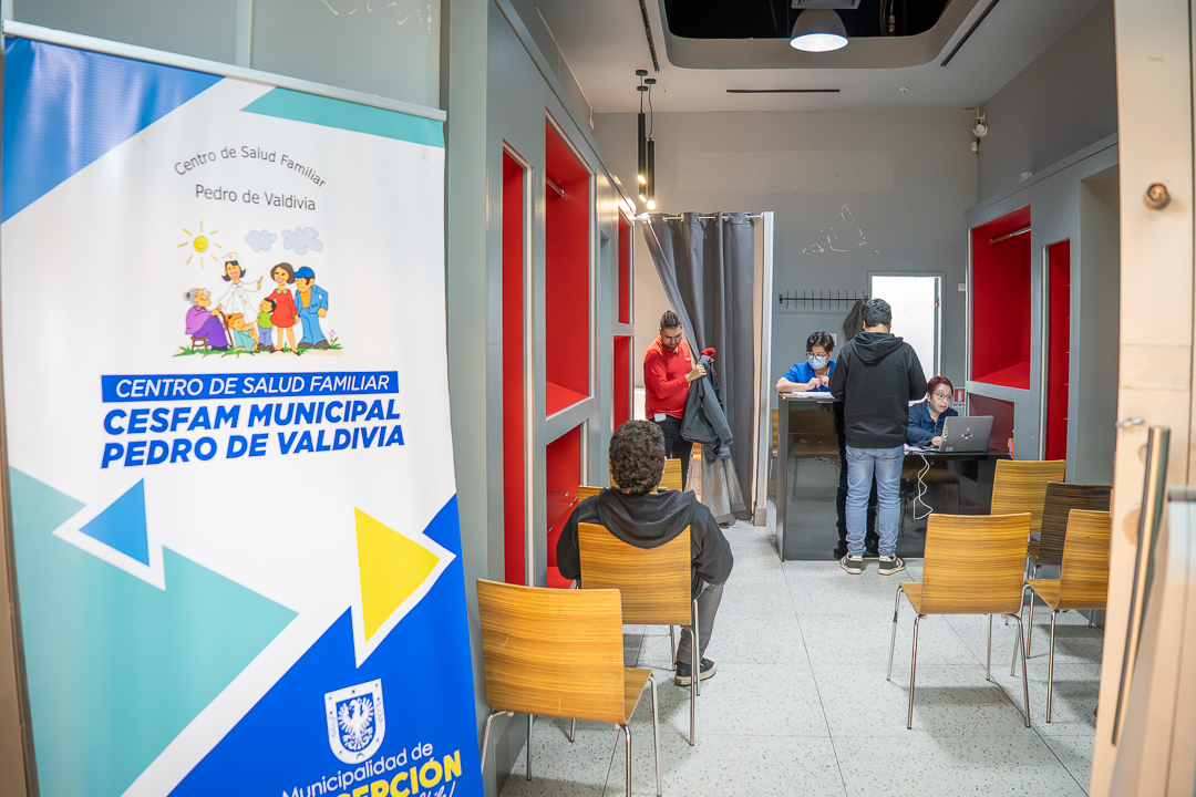 Habilitan punto de vacunación en céntrico recinto comercial