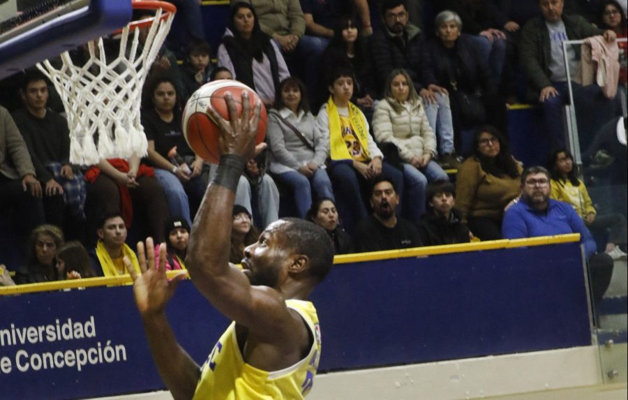 A casa llena: Básquet UdeC se jugará el paso a la Final Nacional