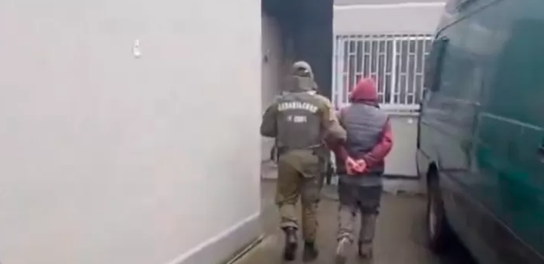 DETIENEN a prófugo buscado por VIOLENCIA INTRAFAMILIAR, ARMAS y LESIONES GRAVES