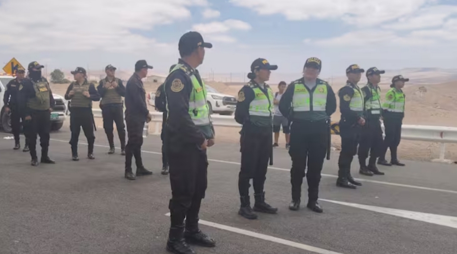 POLICÍAS PERUANOS ARMADOS son detenidos tras INGRESAR A TERRITORIO CHILENO en Arica