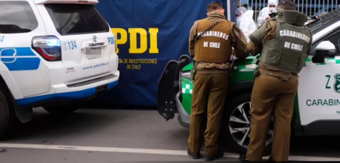 PDI investiga MUERTE de HOMBRE hallado en la VÍA PÚBLICA: no descartan participación de terceros