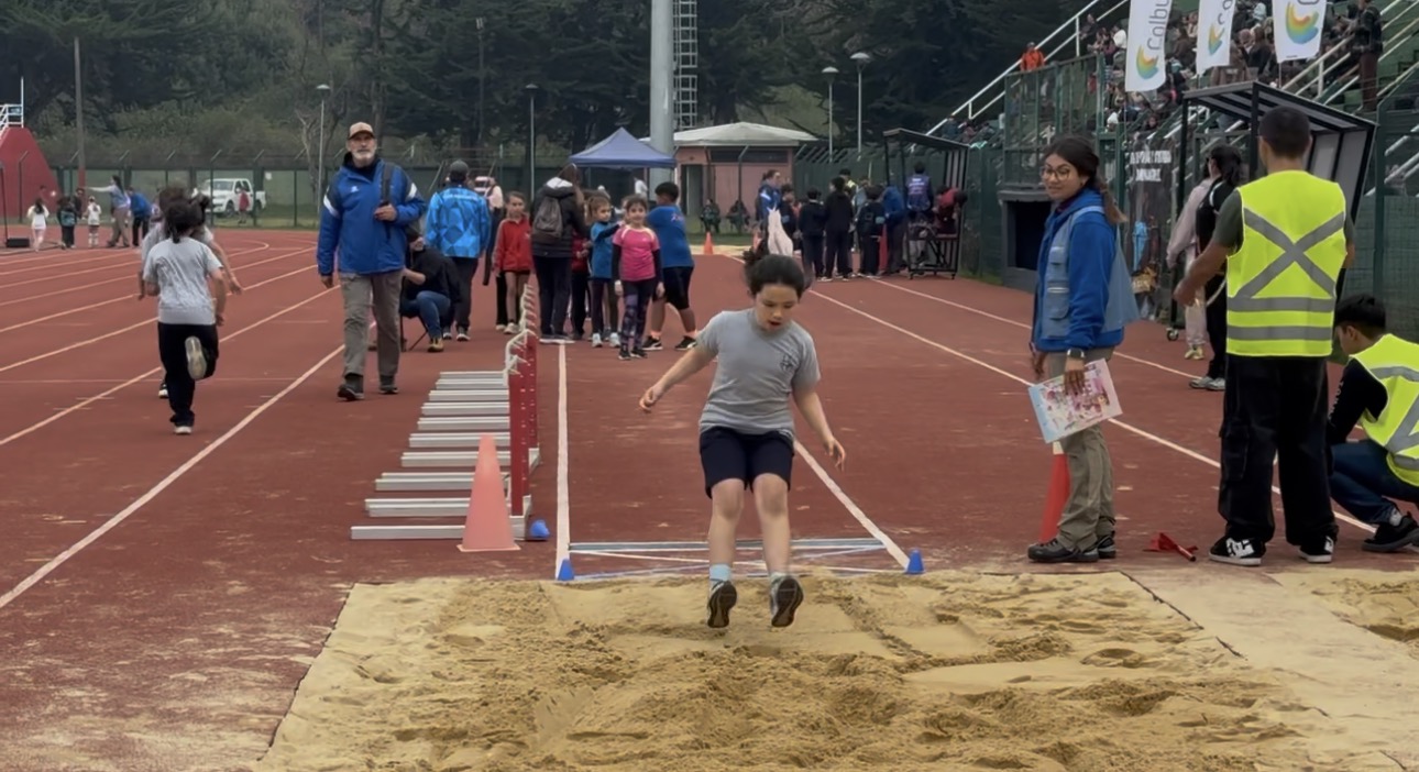 Más de 250 niños y niñas de la región se dieron cita en el primer Festival de Atletismo Promesas del Biobío en Coronel