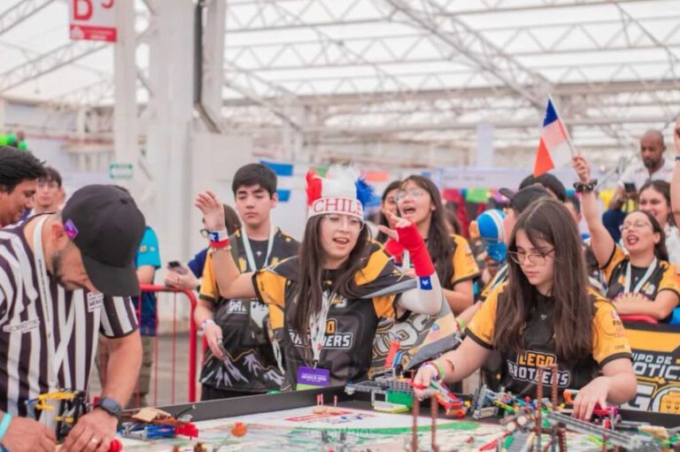 “Lego Brothers” de Penco consigue 4° lugar en Alianzas y 6° puesto mundial en torneo de robótica